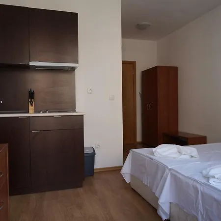 Sunny View Studio Apartamento