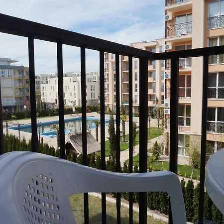 Sunny View Studio Apartamento