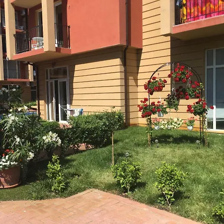Sunny View Studio Apartamento